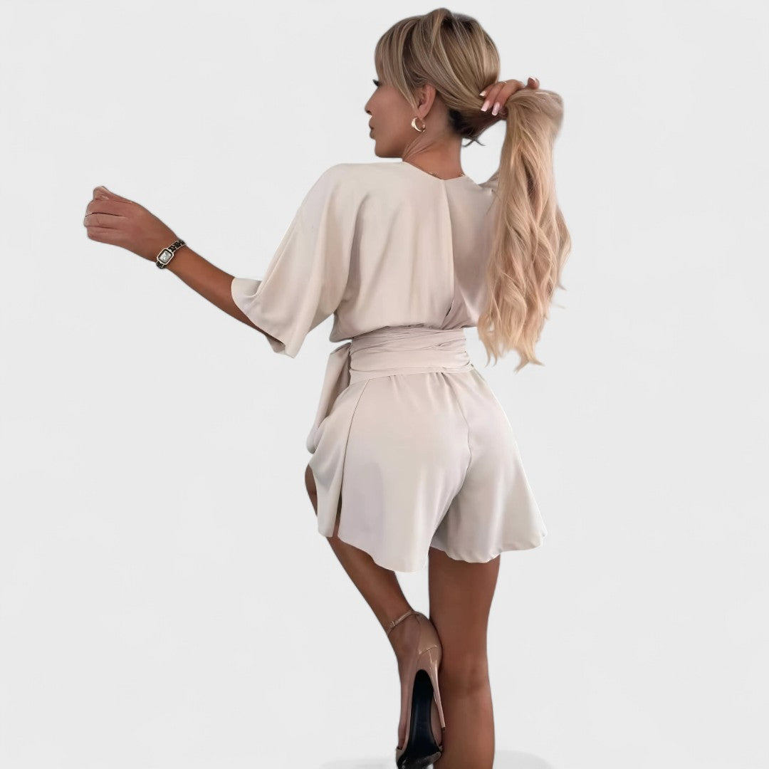 Frida | Elegáns minimalista overall stílus